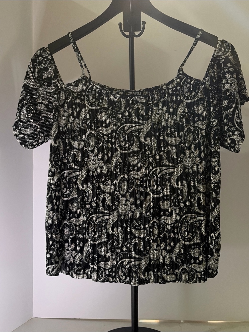 Express Black & White Paisley Cold-Shoulder Camisole